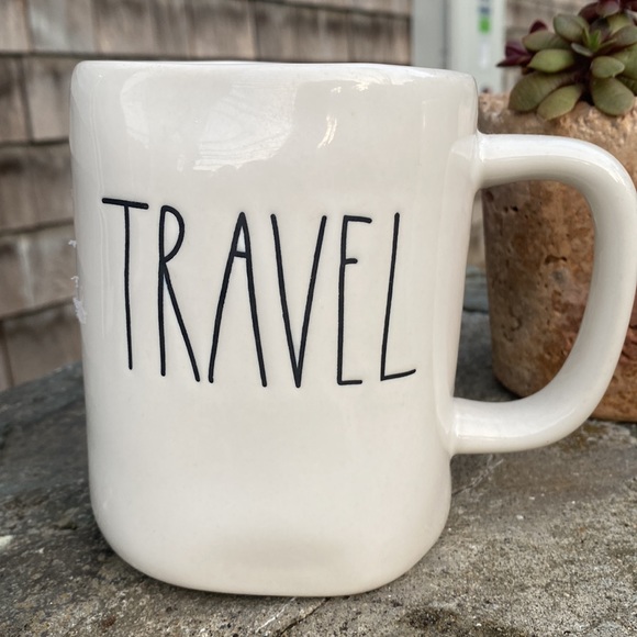 2 Rae Dunn Artesian collection mugs - Picture 2 of 8